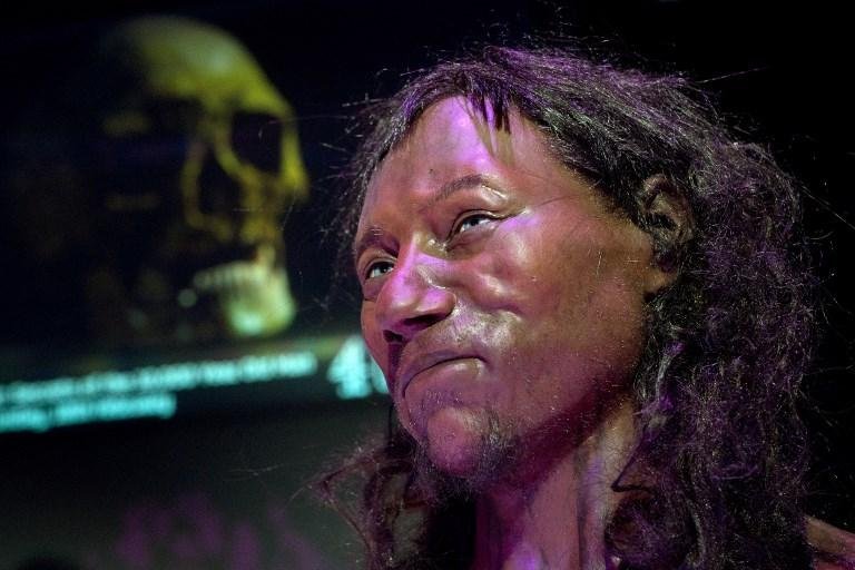 Esqueleto seria de descendente dos Cheddar Man, popula&ccedil;&atilde;o que migrou do Oriente M&eacute;dio para Europa na &uacute;ltima era glacial