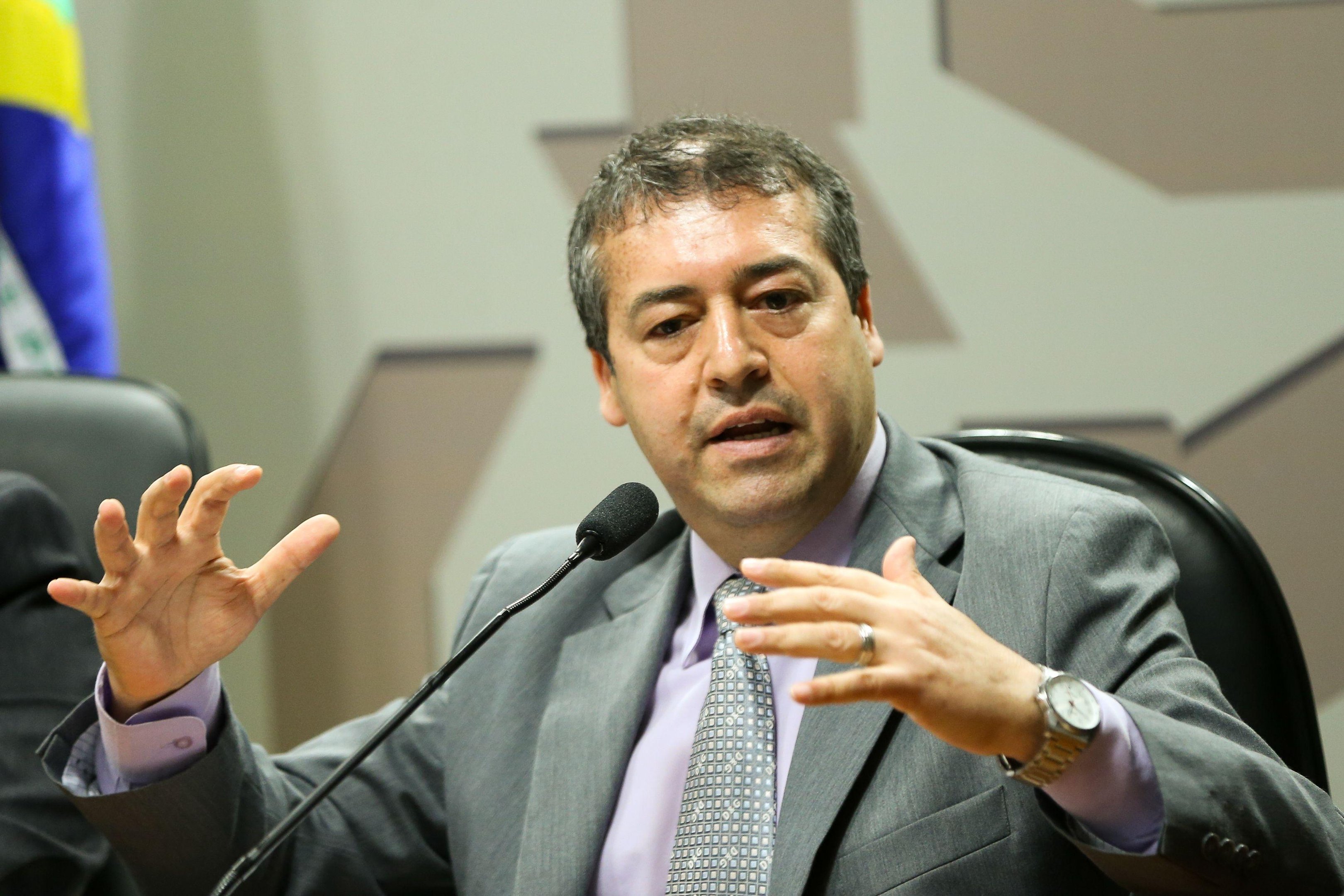 Deputado ga&uacute;cho &eacute; primeiro a se pronunciar sobre crise do partido com indica&ccedil;&atilde;o a ministra da filha de Jefferson