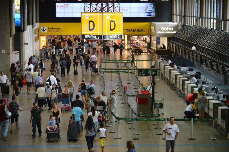 Estimativa &eacute; que, entre os dias 8 e 19 de fevereiro, 2,6 milh&otilde;es de passageiros circulem em terminais