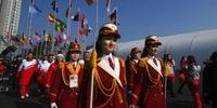 Festas e músicas serviram de recepção aos atletas da Coreia do Norte na Vila Olímpica