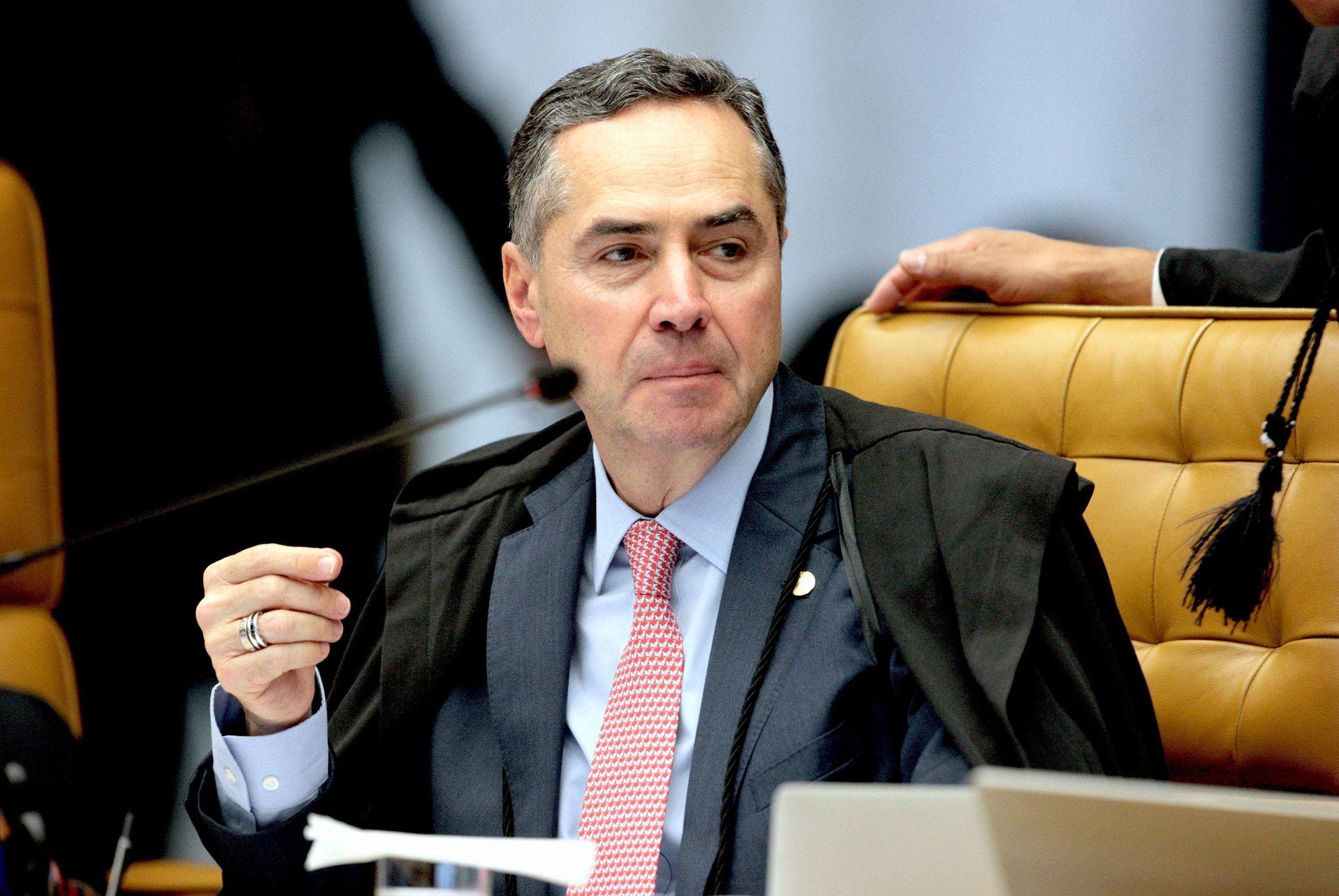 Barroso suspende pagamento de aux&iacute;lios a membros do MP de Minas