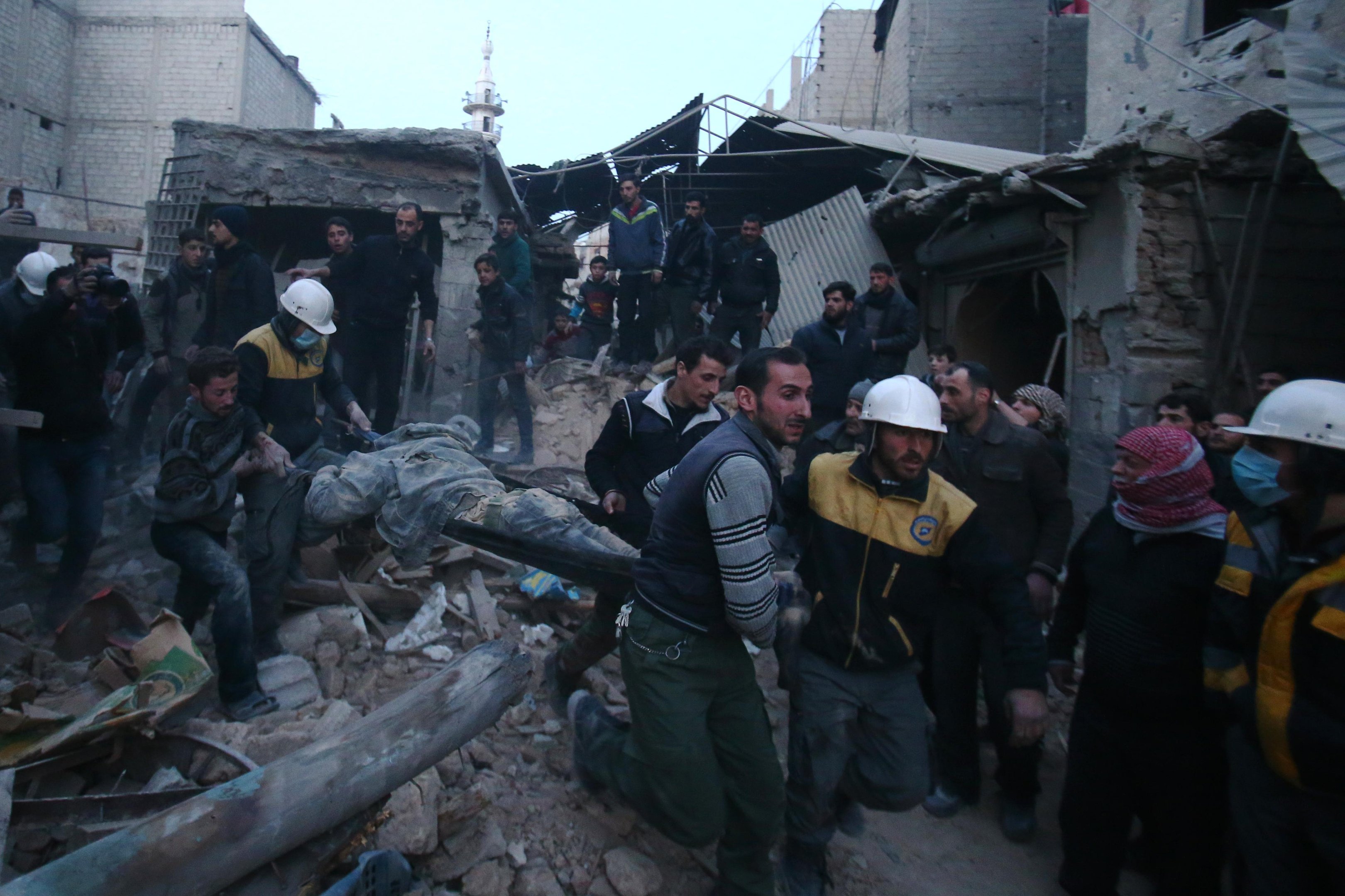 Assad sitiou reduto rebelde perto de Damasco e ataques impedem ajuda humanit&aacute;ria