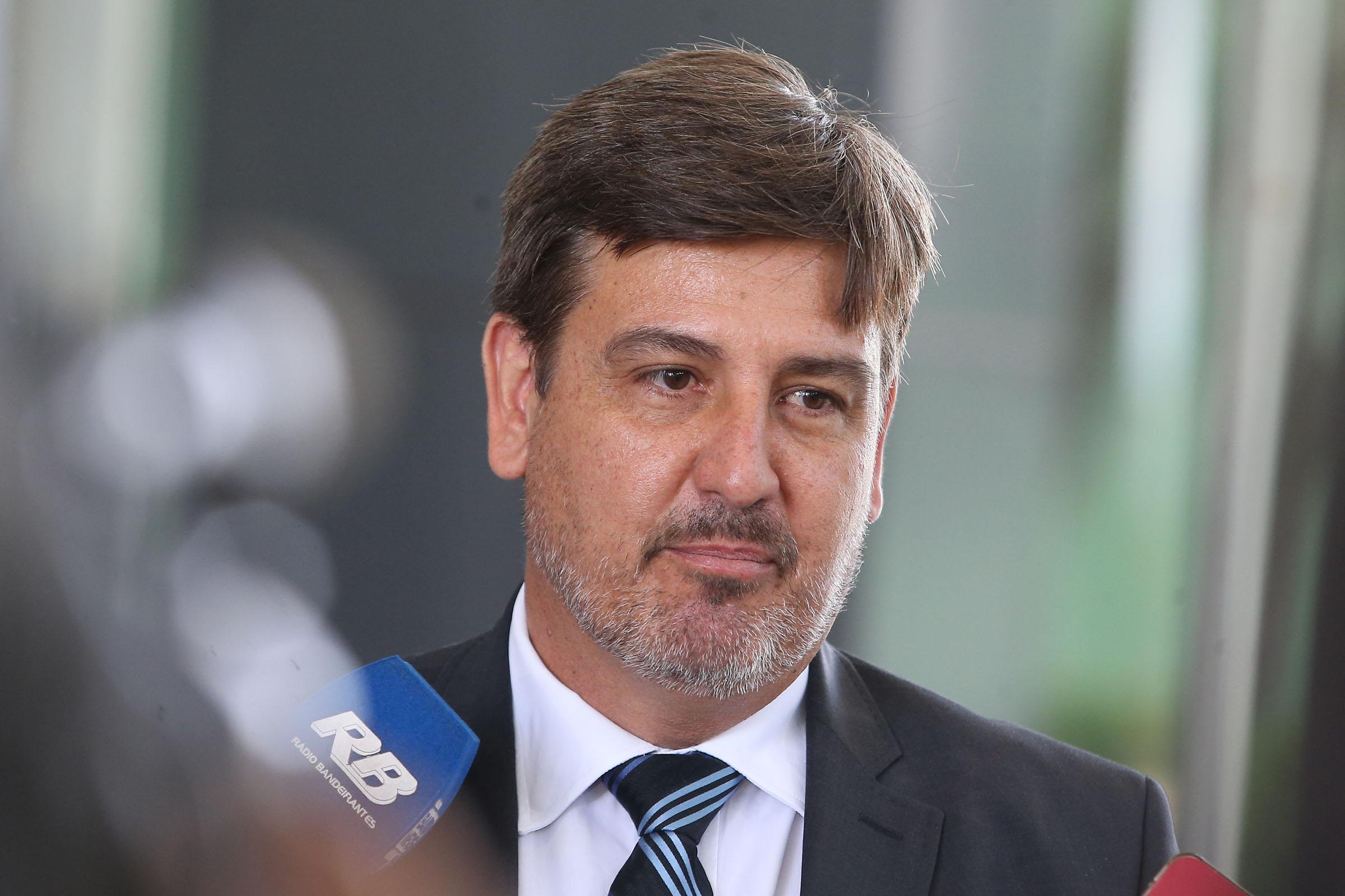 Barroso determina intima&ccedil;&atilde;o de Segovia