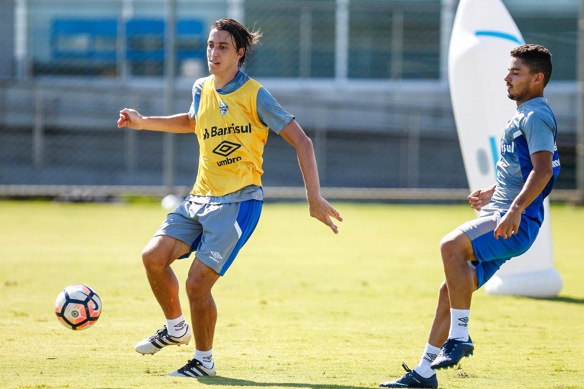 Geromel deixou o treino mais cedo, mas n&atilde;o preocupa