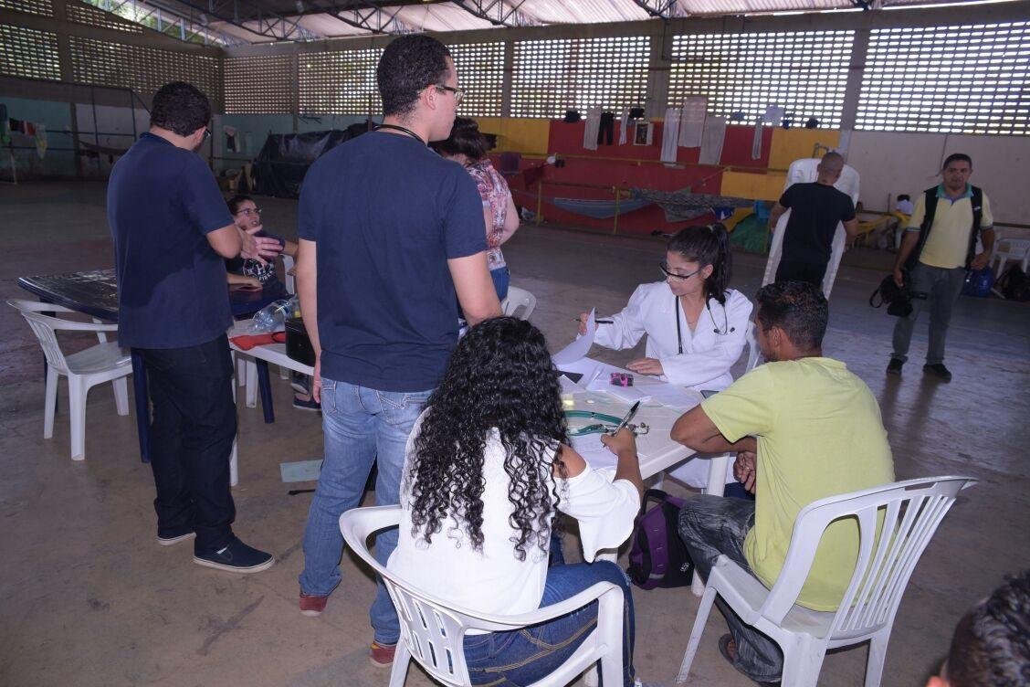 M&eacute;dicos venezuelanos ser&atilde;o contratados para atender compatriotas