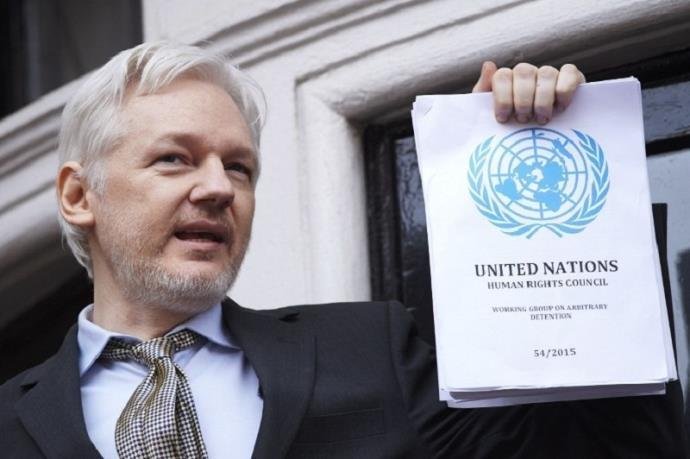 Fundador da WikiLeaks est&aacute; refugiado h&aacute; quase seis anos na embaixada do Equador em Londres