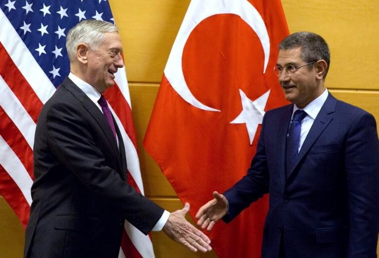 EUA pedem &agrave; Turqu&iacute;a foco na luta contra o Estado Isl&acirc;mico
