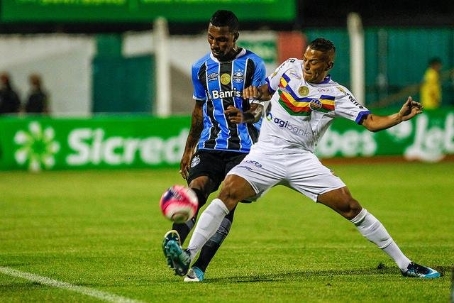 Acompanhe Veran&oacute;polis x Gr&ecirc;mio em tempo real