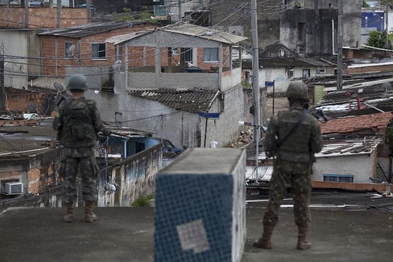 Tropas j&aacute; patrulham ruas do Rio, incluindo entorno do Pal&aacute;cio Guanabara