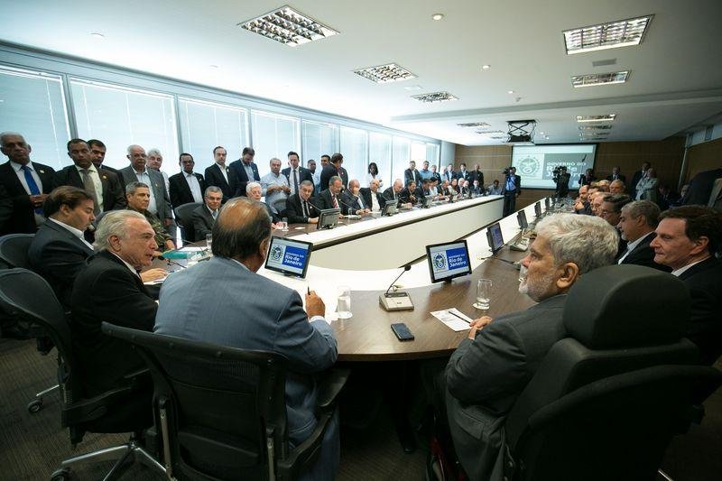Temer retorna a Bras&iacute;lia ap&oacute;s reuni&atilde;o sobre seguran&ccedil;a p&uacute;blica no Rio