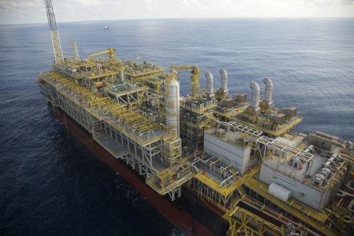 PF abre inqu&eacute;rito sobre suposta propina em plataformas da Petrobras