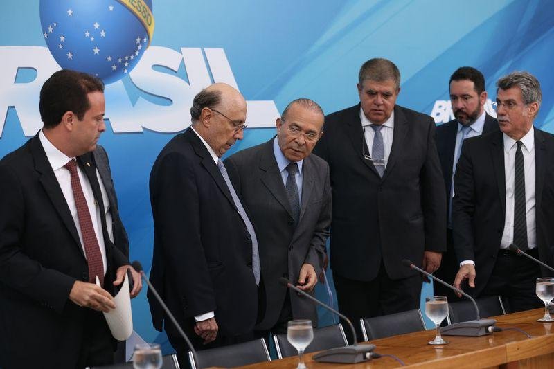 Ministros e l&iacute;deres no Congresso apresentaram 15 itens priorit&aacute;rios para a administra&ccedil;&atilde;o federal