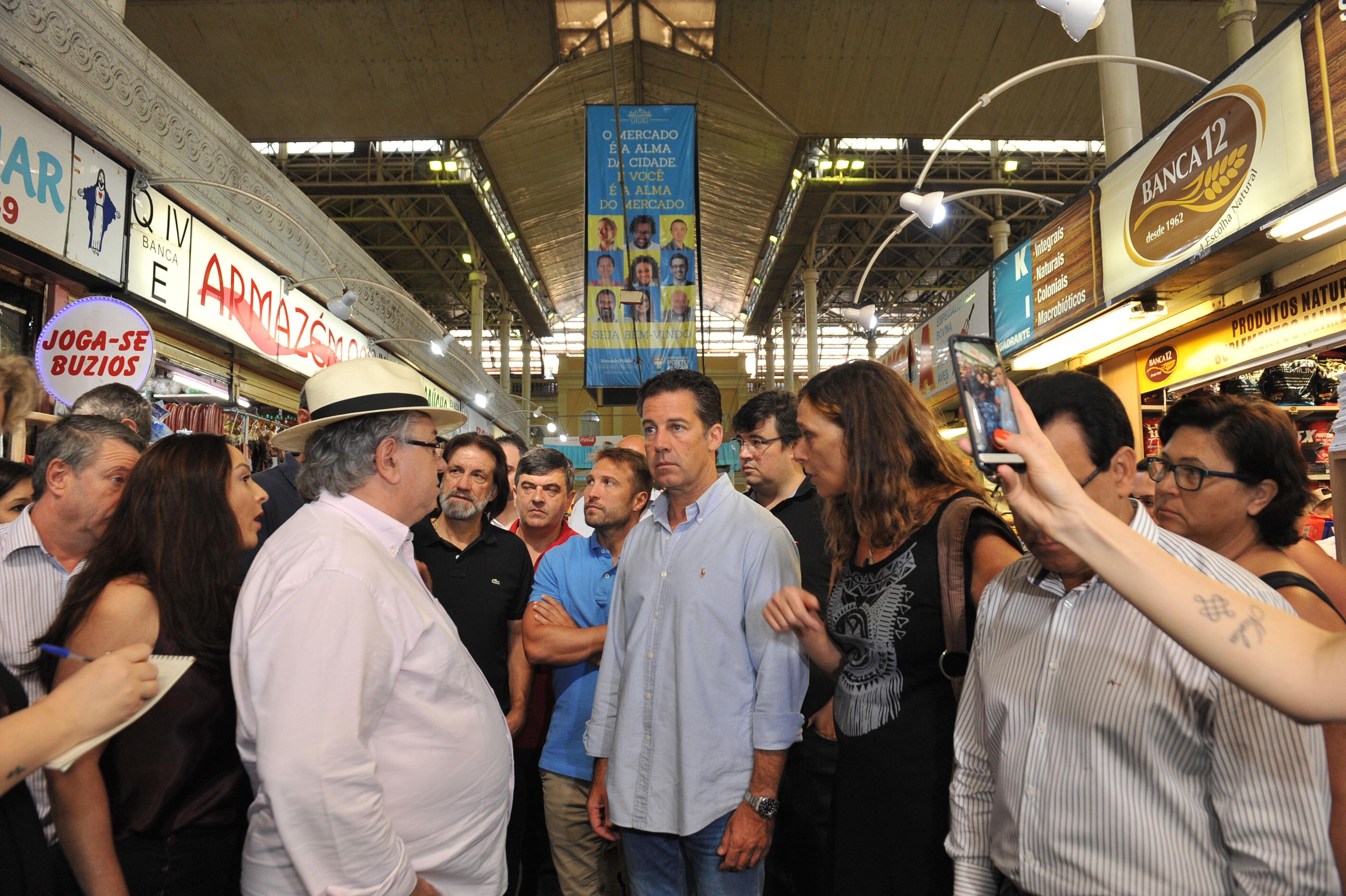 Vereadores estiveram no Mercado nesta sexta-feira e devem cobrar melhorias da prefeitura