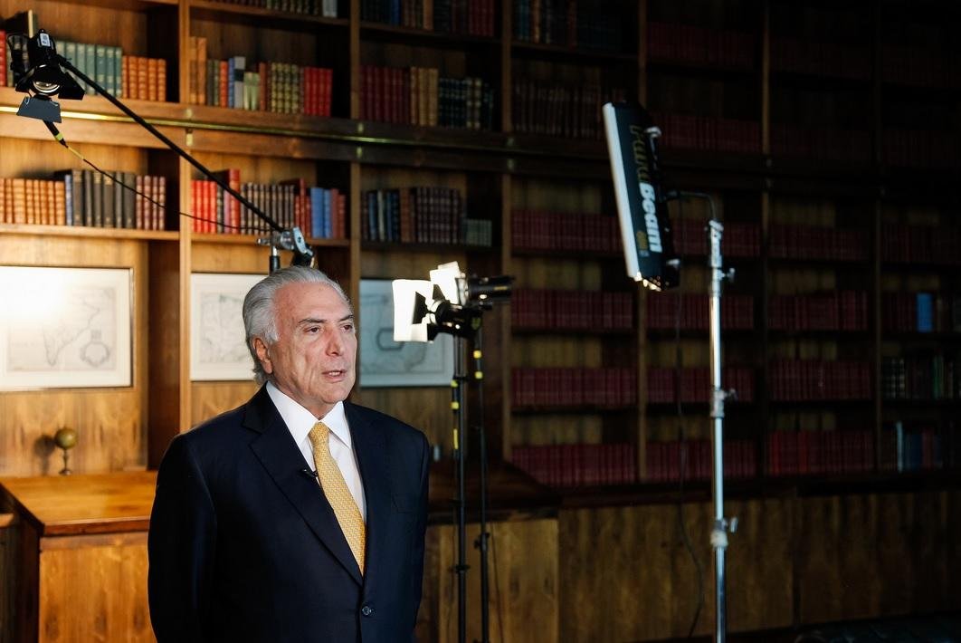 Presidente convocou "homens e mulheres de bem" em cadeia nacional de televis&atilde;o e r&aacute;dio