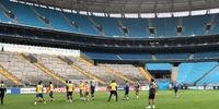 Grêmio encerra preparação para decisão da Recopa com rachão