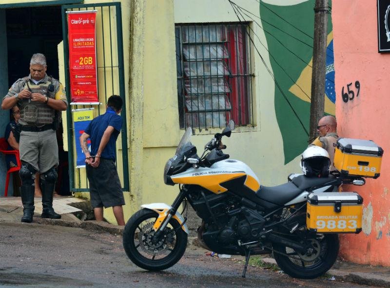 Opera&ccedil;&atilde;o prende 25 suspeitos em a&ccedil;&atilde;o em Porto Alegre, Canoas, Cachoeirinha e Novo Hamburgo	