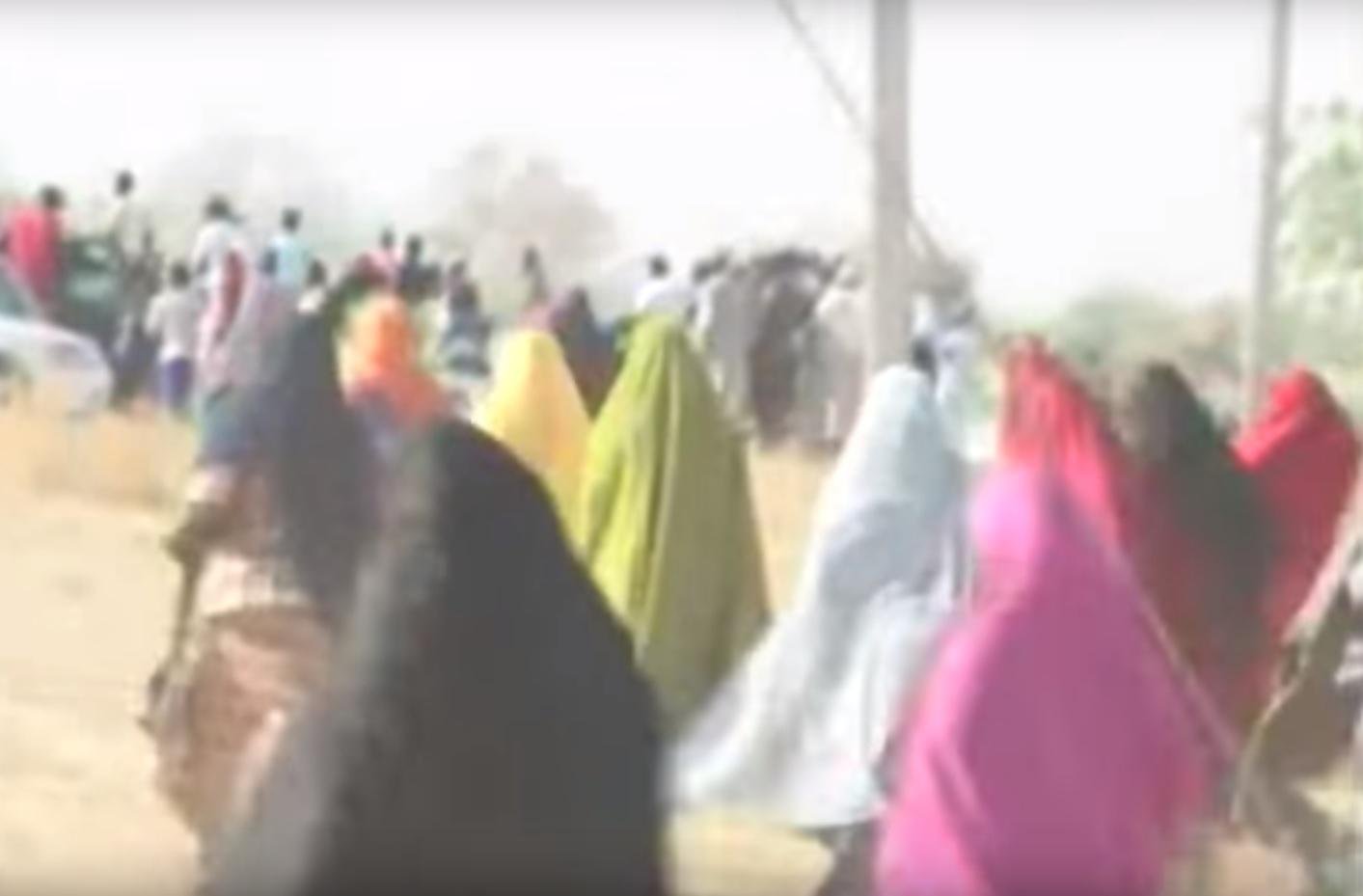 Estudantes desaparecidas na Nig&eacute;ria s&atilde;o resgatadas ap&oacute;s ataque do Boko Haram
