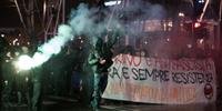 Uma série de episódios violentos com confrontos entre manifestantes e policiais a poucos dias da eleição