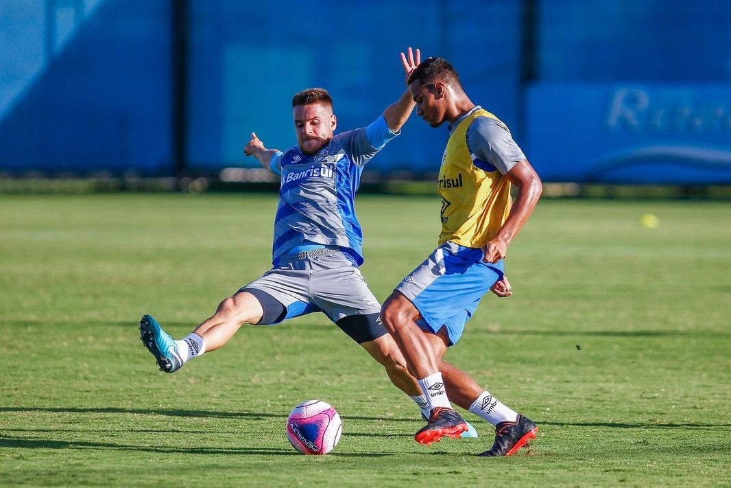 Pr&eacute;-temporada "muito corrida" prejudicou Gauch&atilde;o, avalia o meia