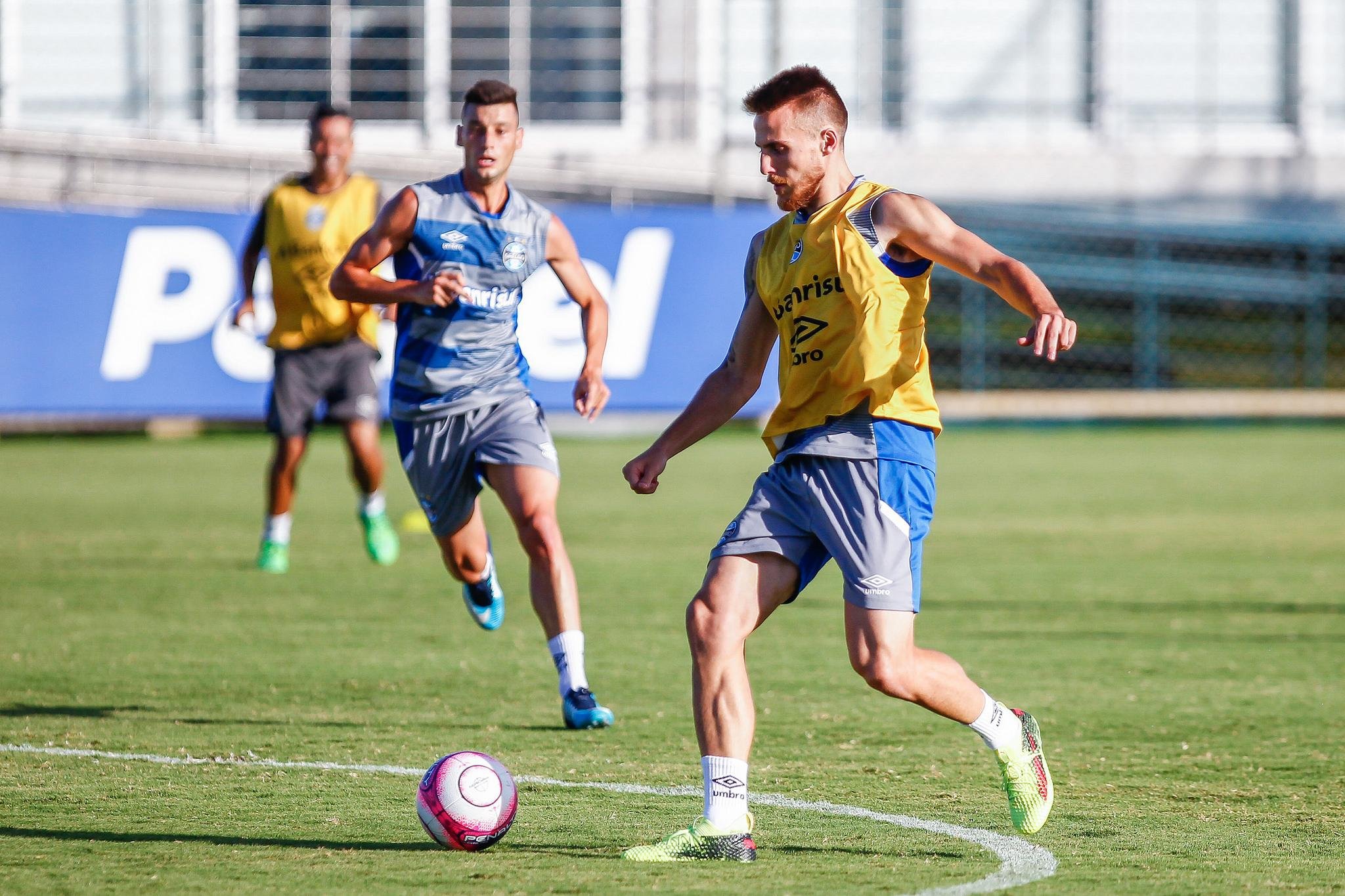 Bressan deve ser o titular nesta noite