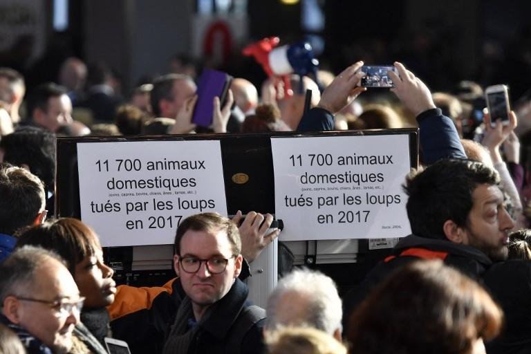 Agricultores franceses vaiam Macron por poss&iacute;vel acordo UE-Mercosul