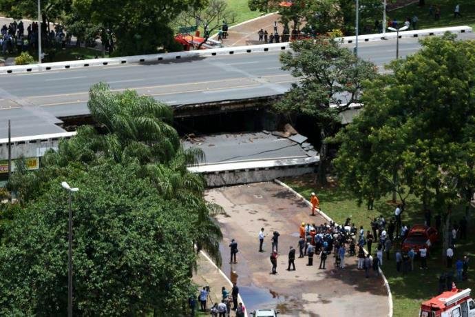 Bloco de concreto que caiu dever&aacute; ser demolido neste final de semana