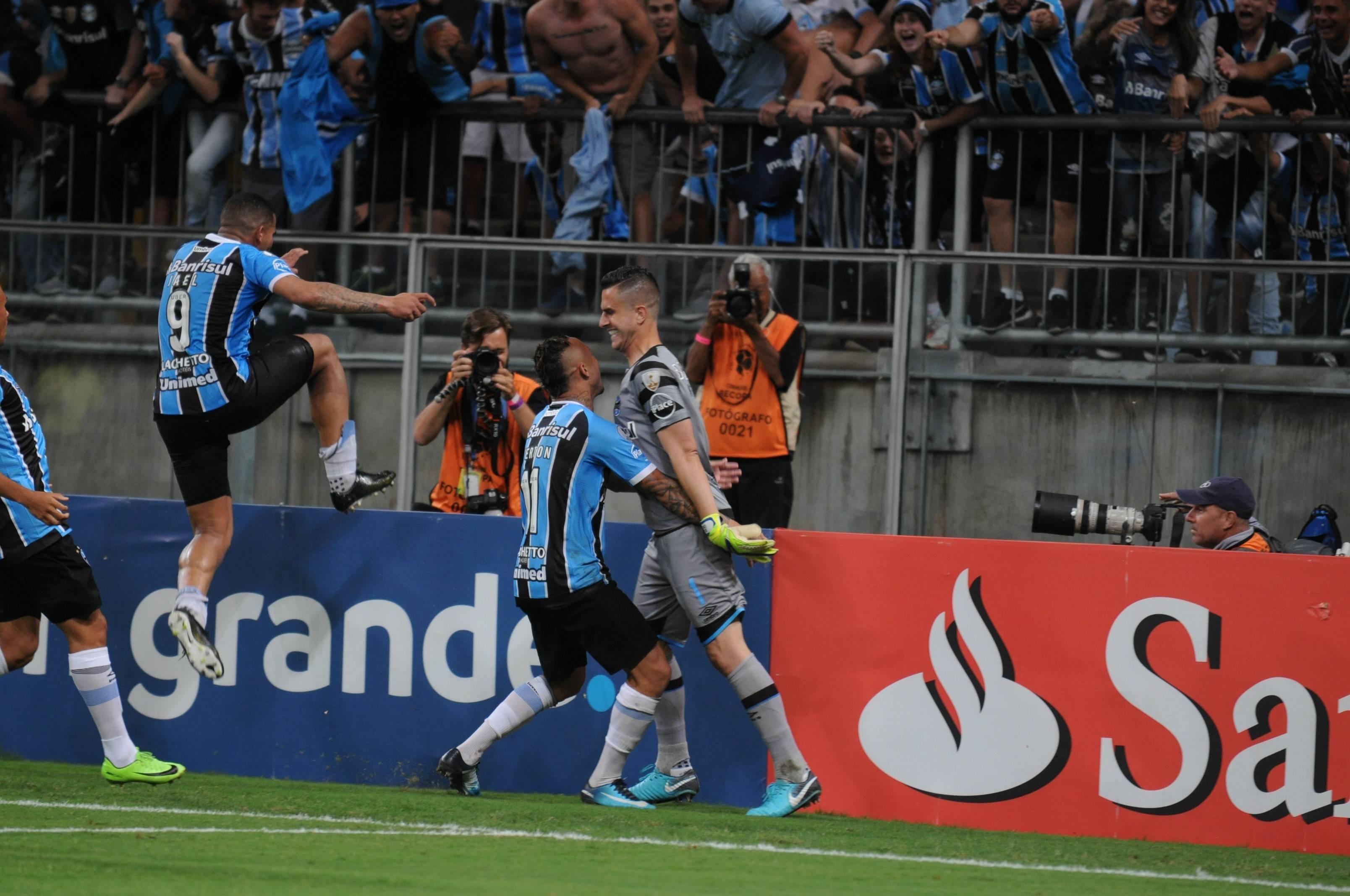 Gr&ecirc;mio divulga lista dos jogadores inscritos para Libertadores 