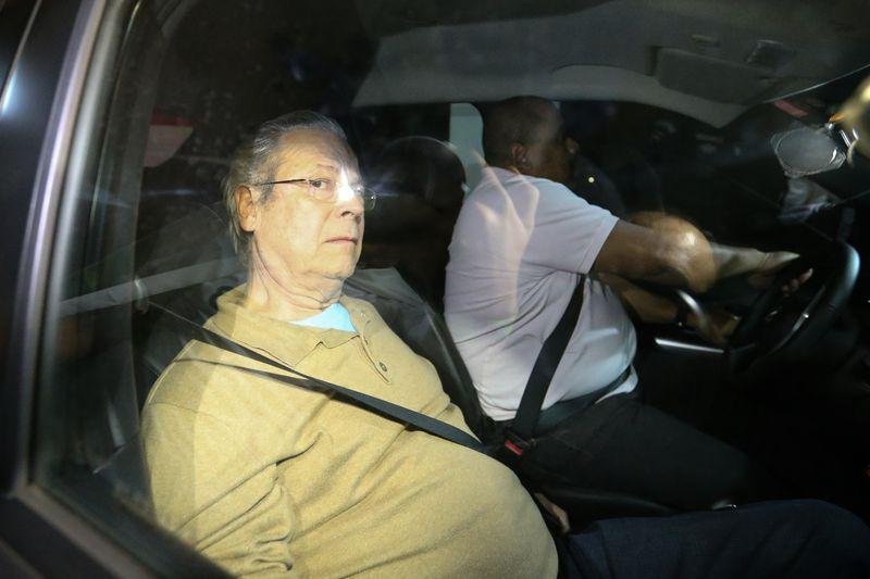 Dirceu vira r&eacute;u por propinas depois de condenado no mensal&atilde;o