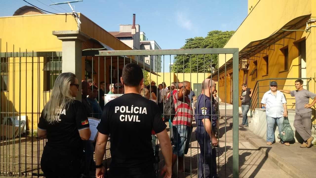 Opera&ccedil;&atilde;o cumpriu mandados de busca e apreens&atilde;o na sede do Demhab e na C&acirc;mara de Vereadores de Porto Alegre