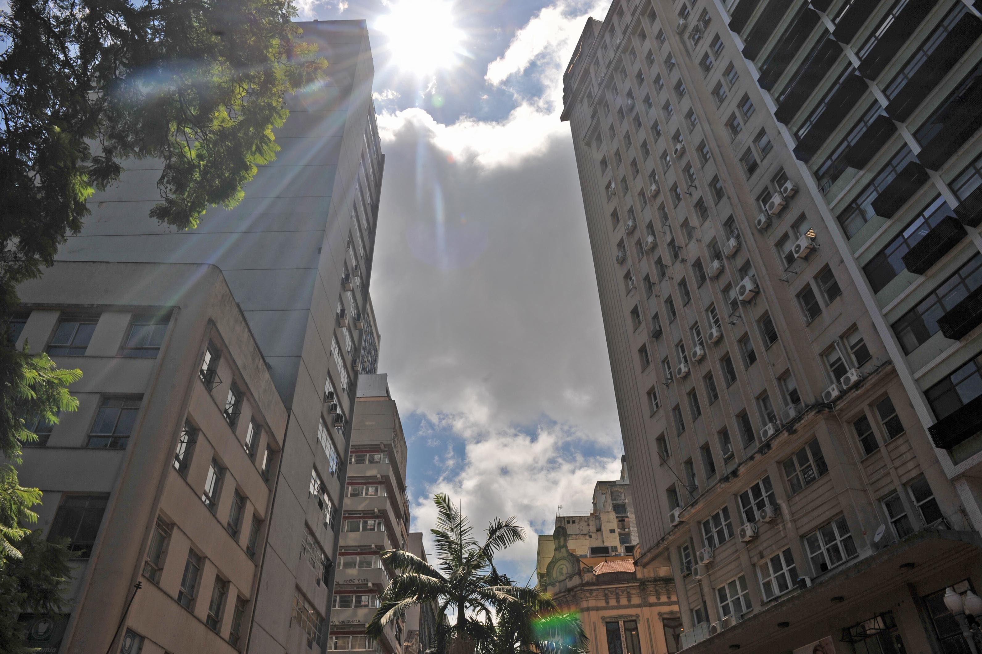 Porto Alegre ter&aacute; per&iacute;odos de sol e chuva nesta quinta-feira