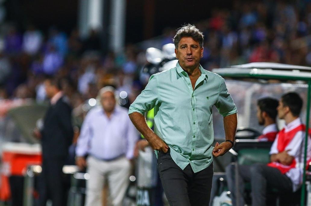 Gols sofridos por bola a&eacute;rea acendem sinal de alerta no Gr&ecirc;mio 