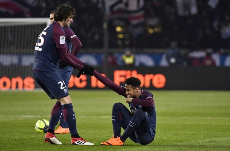 Neymar ser&aacute; operado no s&aacute;bado e recupera&ccedil;&atilde;o vai levar tr&ecirc;s meses