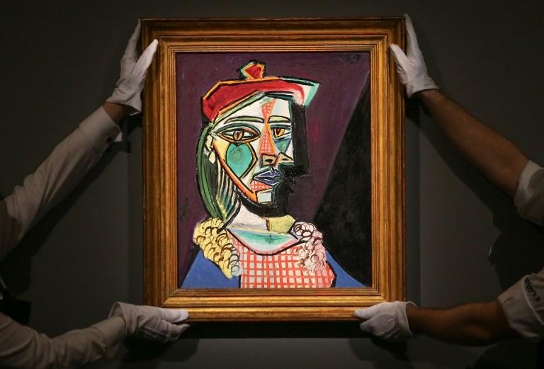 Dora Maar, que viria a ser companheira do artista espanhol, aparece na sombra da pintura de 1937