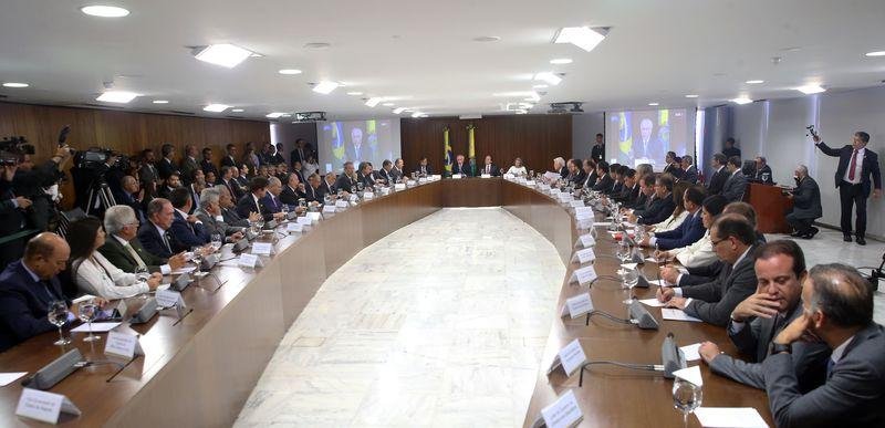 Temer se reuniu com governadores e ministros nesta quinta para tratar de seguran&ccedil;a p&uacute;blica