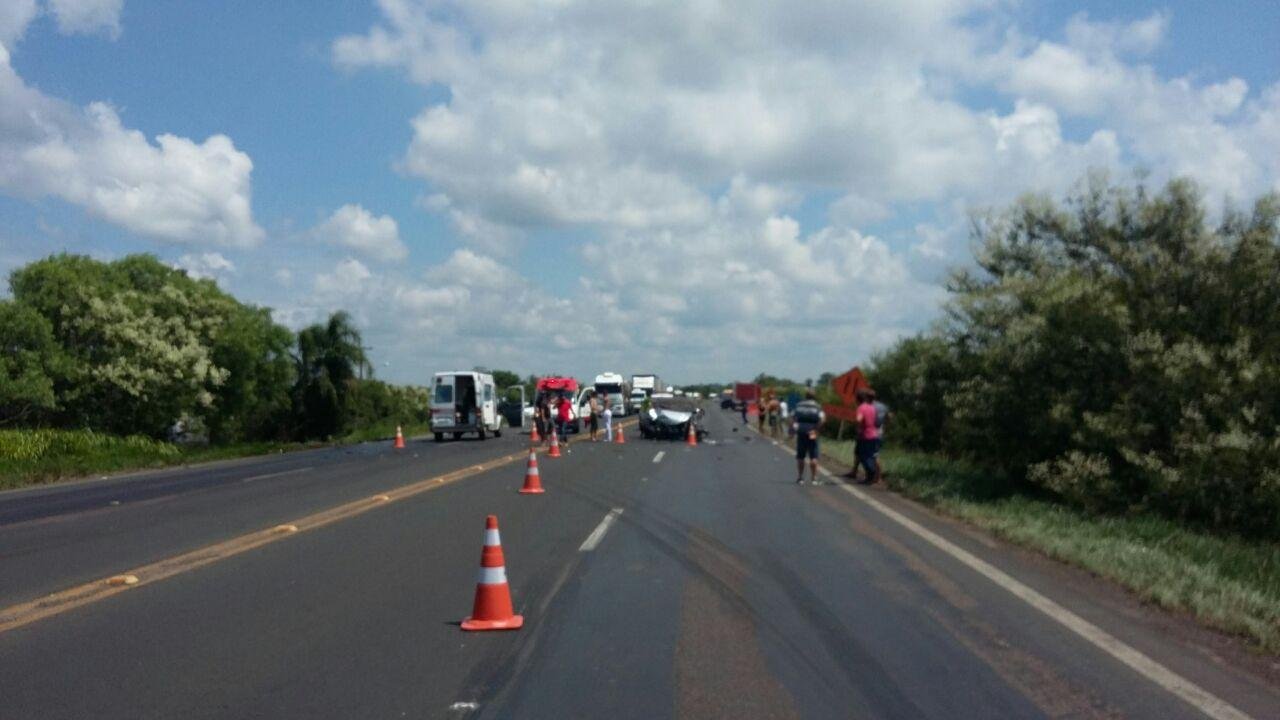 Duas pessoas morreram em acidente de tr&acirc;nsito na BR 386, em Nova Santa Rita