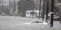 Chuva alagou ruas em Massachussets