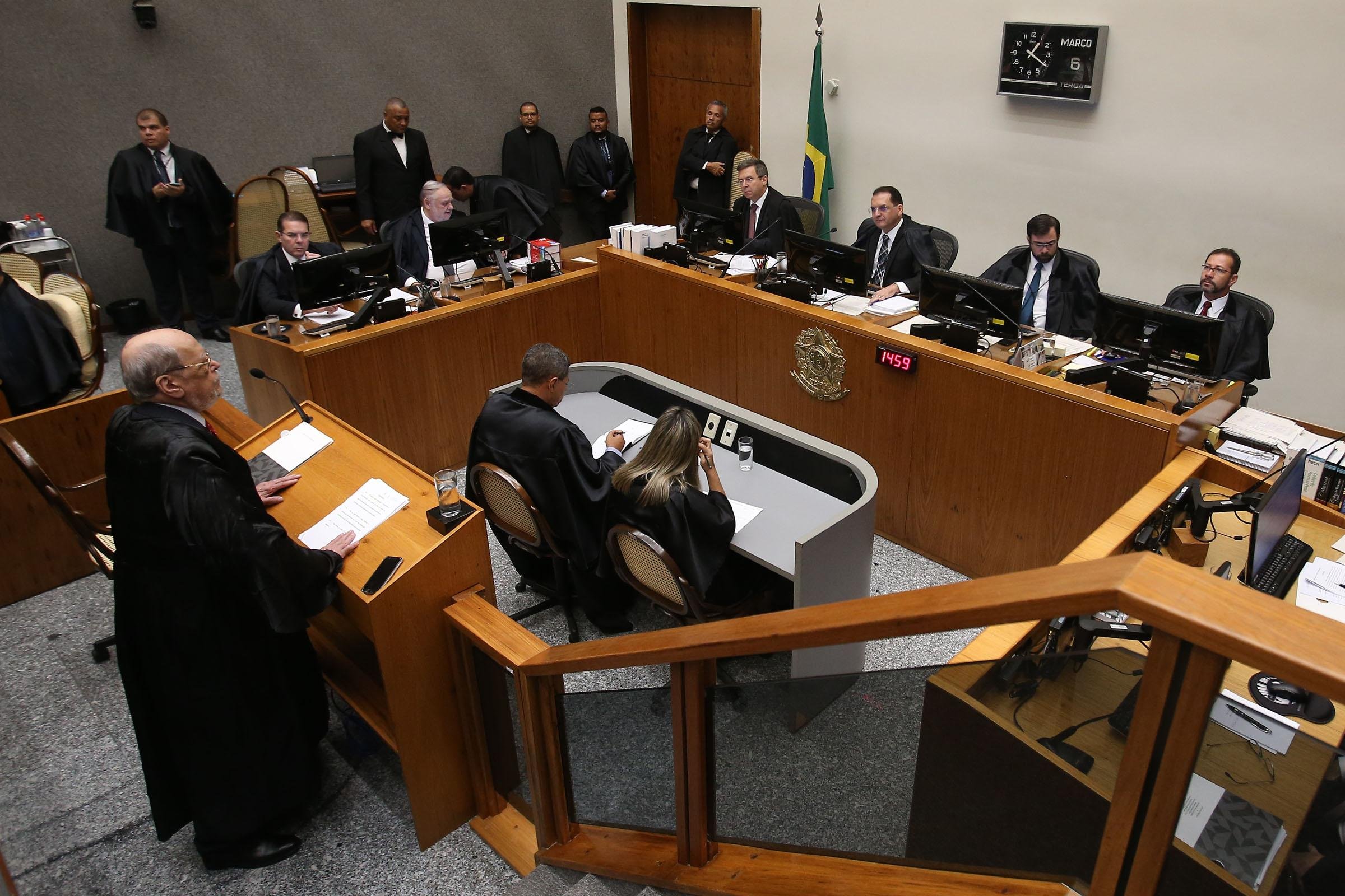 Quinta Turma do STJ negou pedido de habeas corpus ao ex-presidente Lula