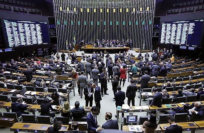 Baixa presen&ccedil;a feminina no Congresso p&otilde;e Brasil em 152&ordm; lugar entre 190 pa&iacute;ses