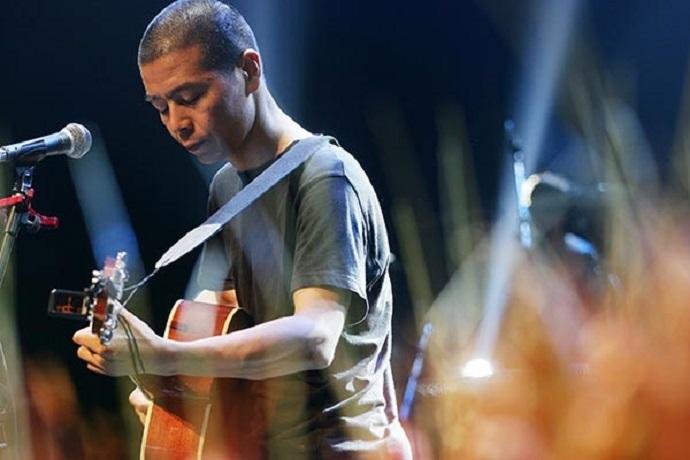 Suas can&ccedil;&otilde;es s&atilde;o conhecidas pelas tem&aacute;ticas e melodias de minorias &eacute;tnicas