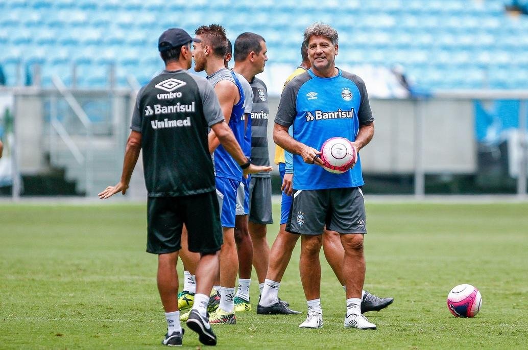 Gre-Nal de domingo ganha car&aacute;ter decisivo para Gr&ecirc;mio 