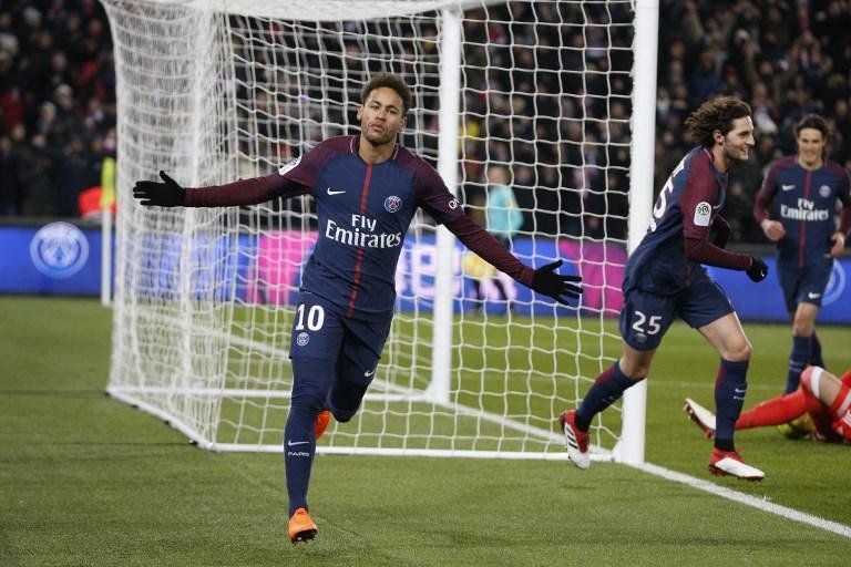 Jornal catal&atilde;o aposta na volta do jogador ao Barcelona
