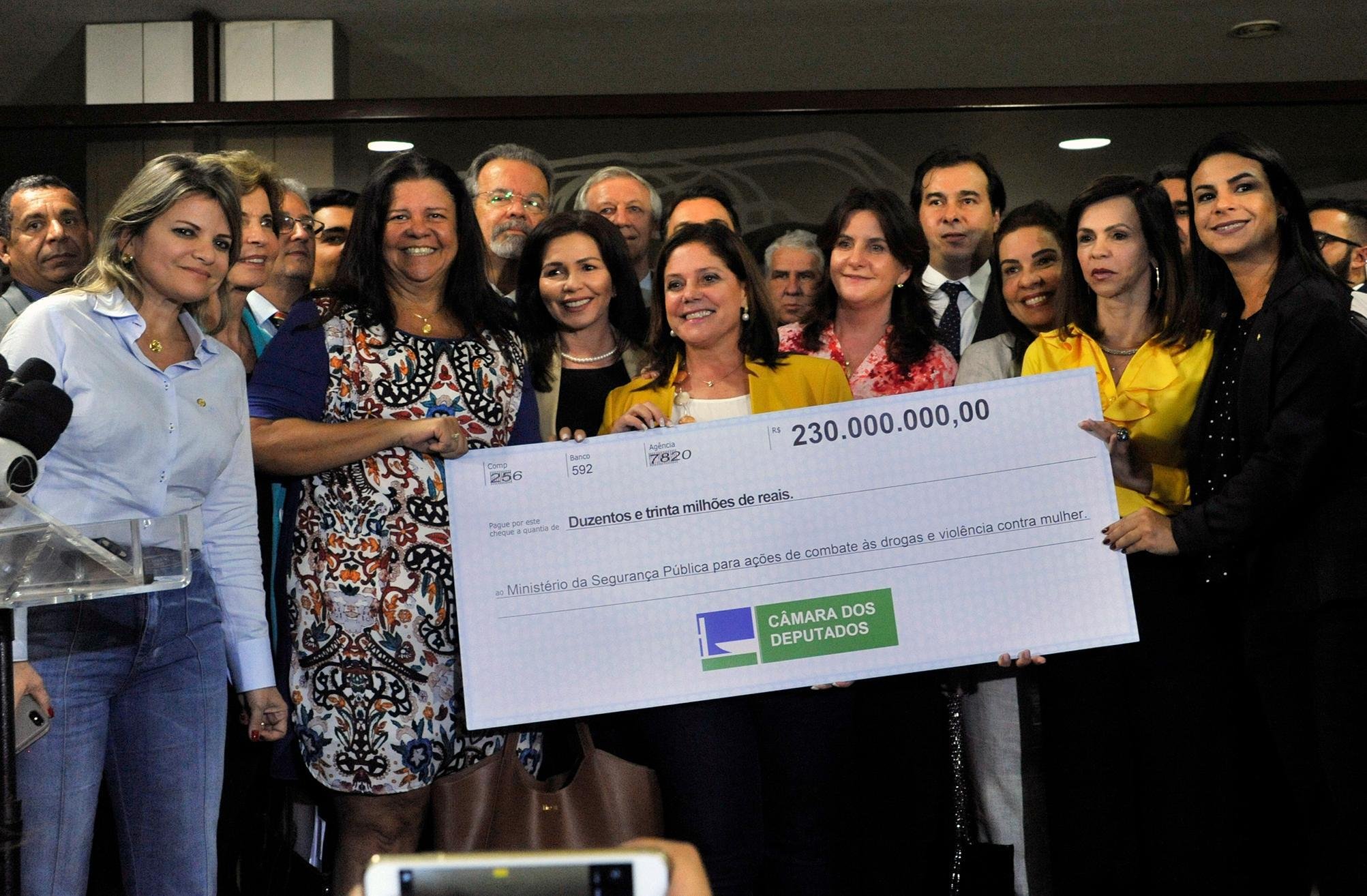 Combate &agrave; viol&ecirc;ncia contra a mulher receber&aacute; verba milion&aacute;ria