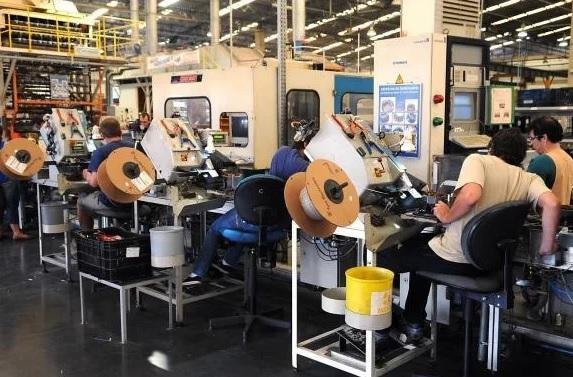 RS tem 2&ordm; maior recuo na produ&ccedil;&atilde;o industrial em fevereiro, diz IBGE 