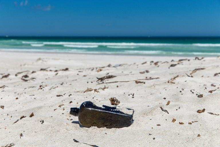 Encontrada na Austr&aacute;lia garrafa lan&ccedil;ada ao mar h&aacute; 132 anos