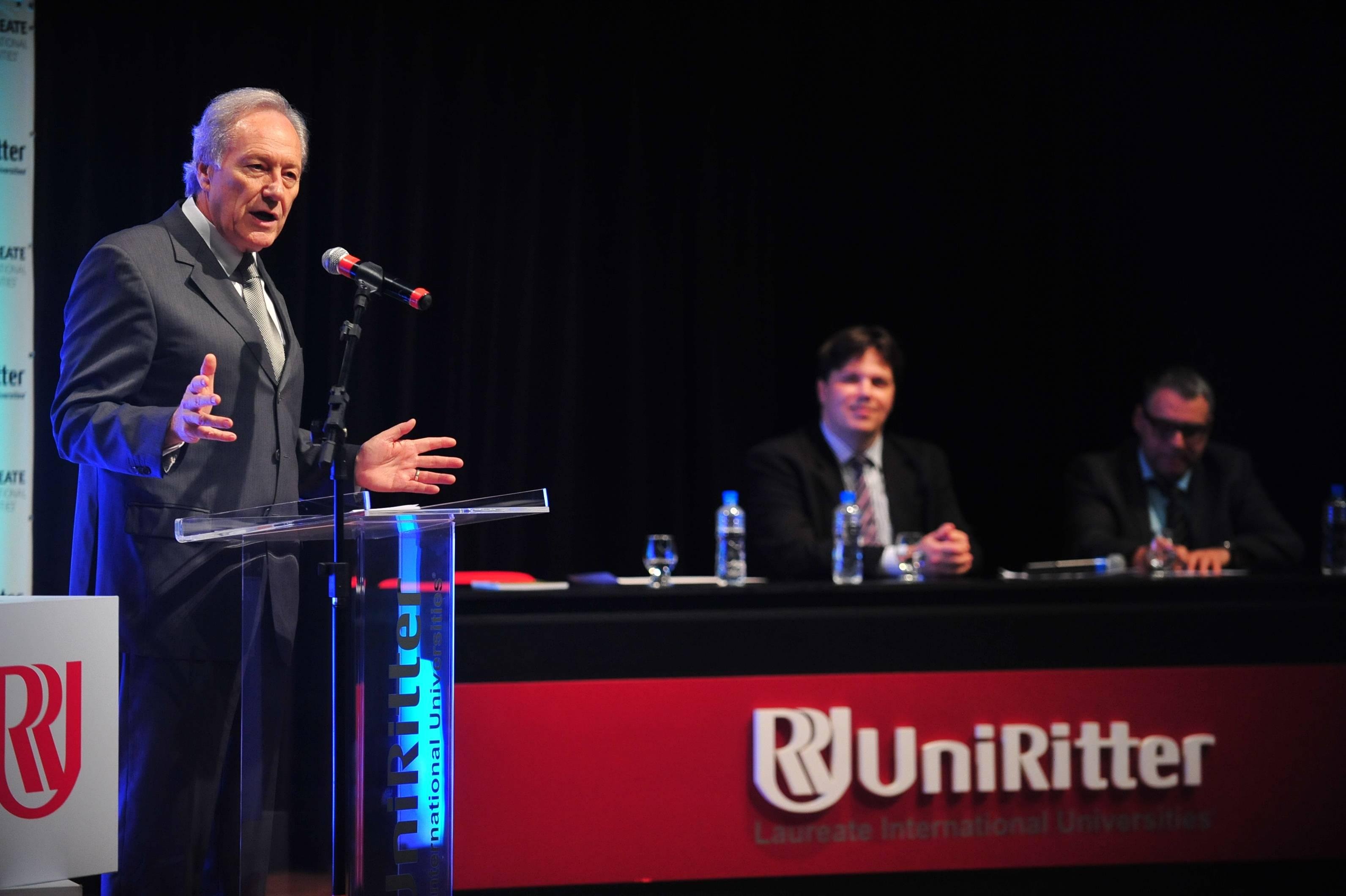 Ministro do STF deu aula magna em curso de direito da Uniritter em Porto Alegre