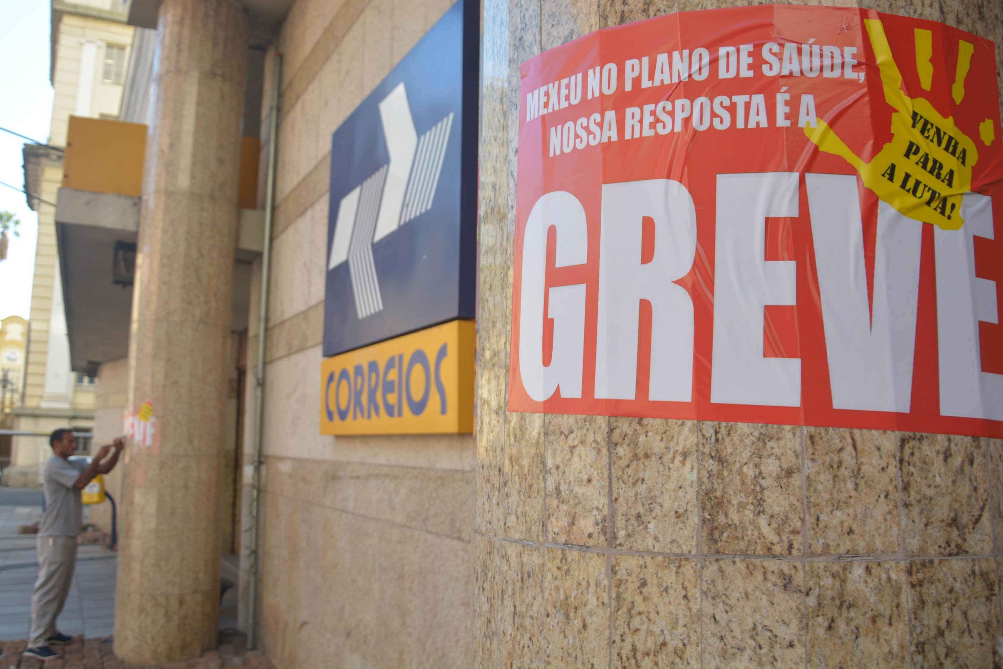 Tribunal aceitou proposta da ECT que far&aacute; servidores pagarem parte do plano de sa&uacute;de