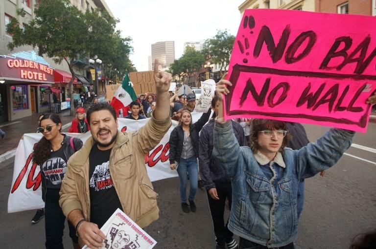 Calif&oacute;rnia tem primeiras manifesta&ccedil;&otilde;es contra visita de Trump