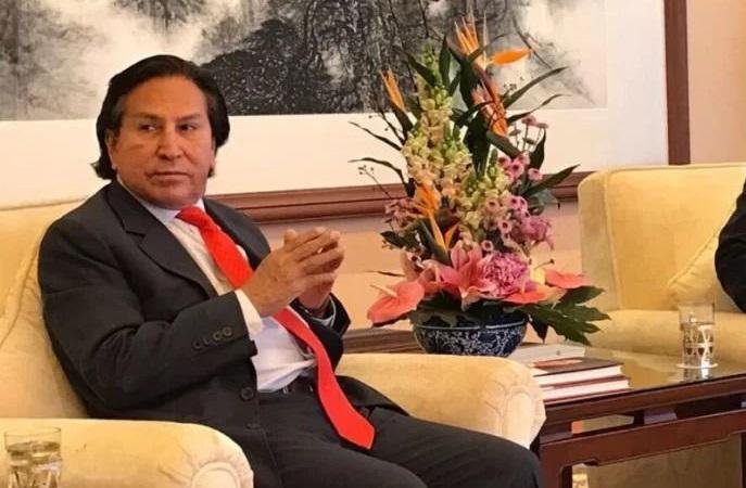 Alejandro Toledo foi acusado de ter recebido suborno de 20 milh&otilde;es de d&oacute;lares da empreiteira