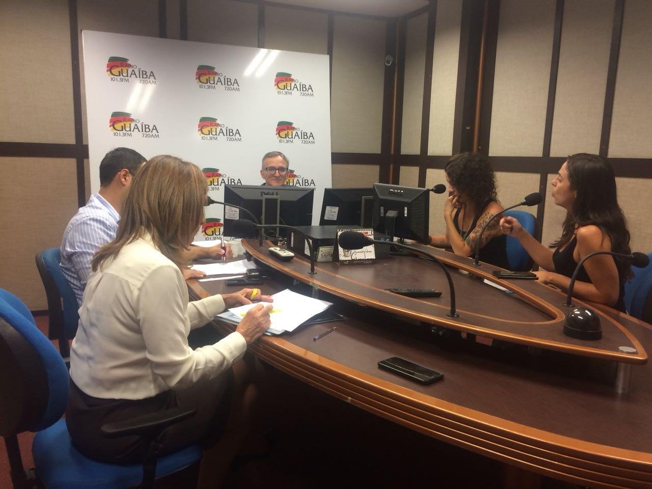Fernanda Melchionna, M&ocirc;nica Leal e Mois&eacute;s Barboza participaram do programa Esfera P&uacute;blica