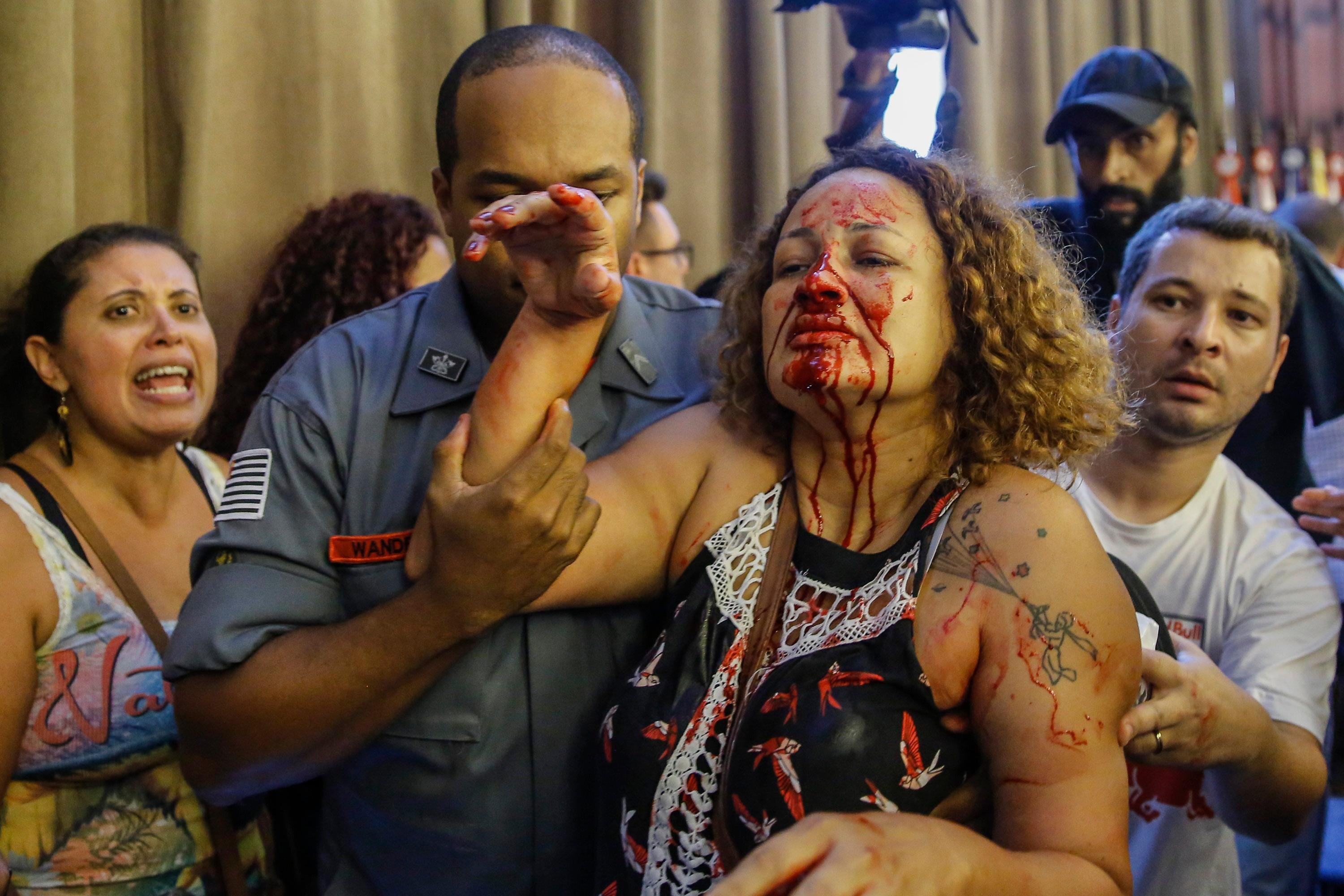 Professora fica ferida durante tumulto na reuni&atilde;o da CCJ no Sal&atilde;o Nobre da C&acirc;mara Municipal de S&atilde;o Paulo